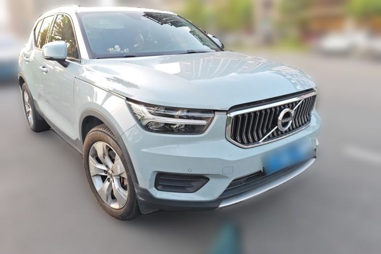 Used Volvo XC40 2019 T4 Four-Wheel Drive Midnight Amazon Blue Front Right 45 Deg