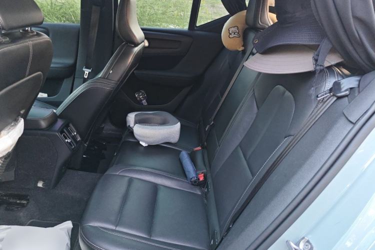 Used Volvo XC40 2019 T4 Four-Wheel Drive Midnight Amazon Blue Left Rear Seat