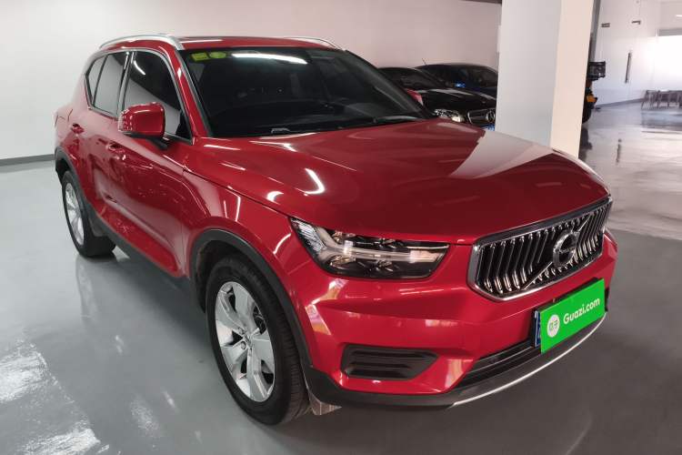 Used Volvo XC40 2019 T4 4x4 Midday Lava Red Exterior 2