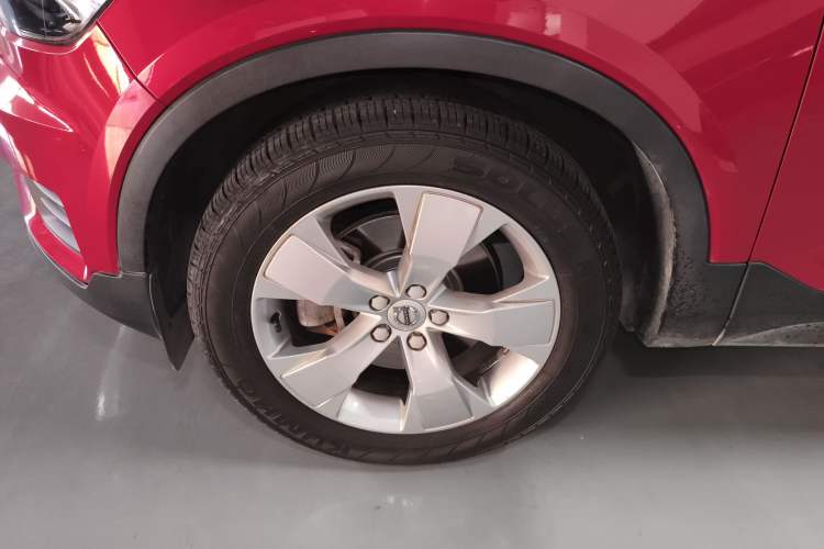 Used Volvo XC40 2019 T4 4x4 Midday Lava Red Exterior 7