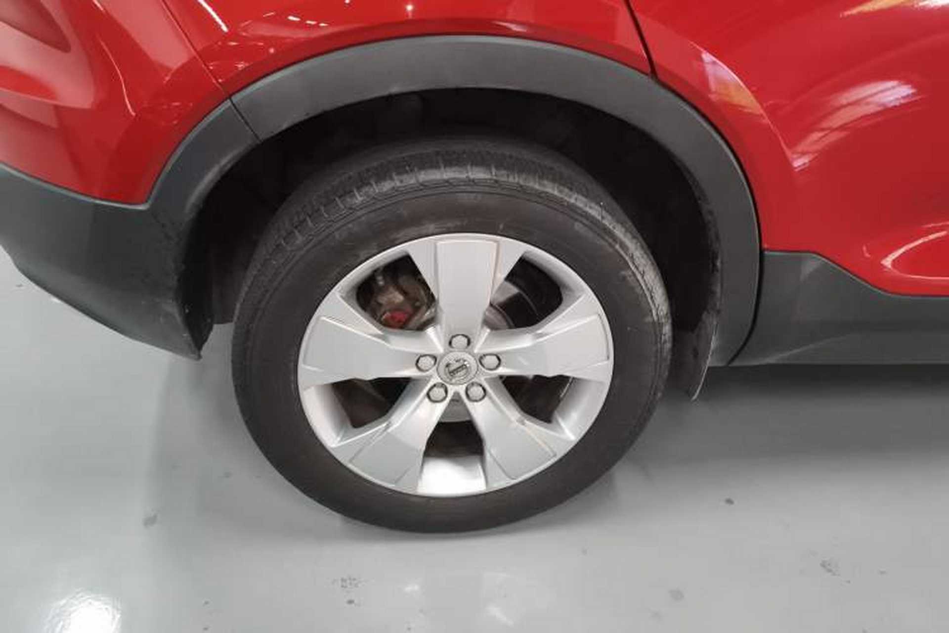 Used Volvo XC40 2019 T4 4x4 Midday Lava Red Exterior 8
