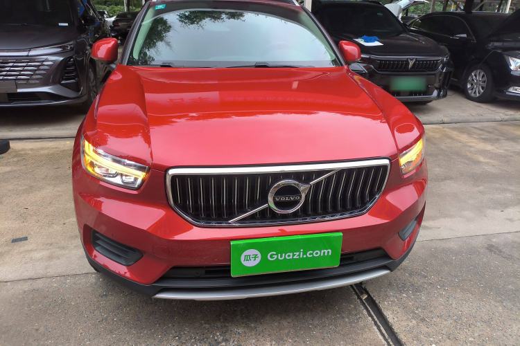 Used Volvo XC40 2019 T4 4x4 Midday Lava Red Front