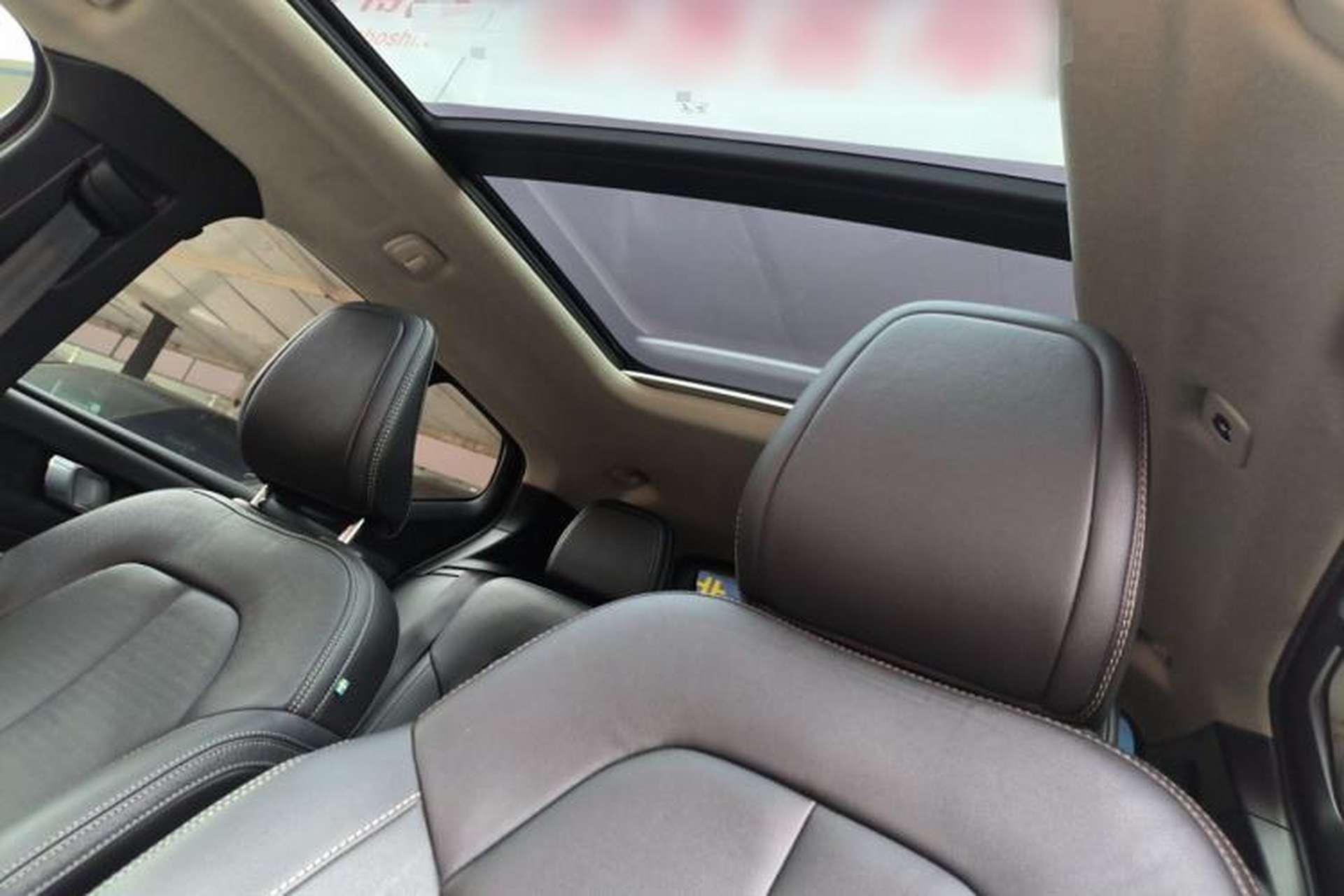 Used Volvo XC40 2019 T4 4x4 Midday Lava Red Headliner