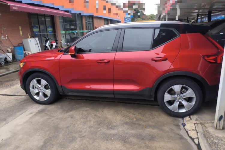 Used Volvo XC40 2019 T4 4x4 Midday Lava Red Left Side
