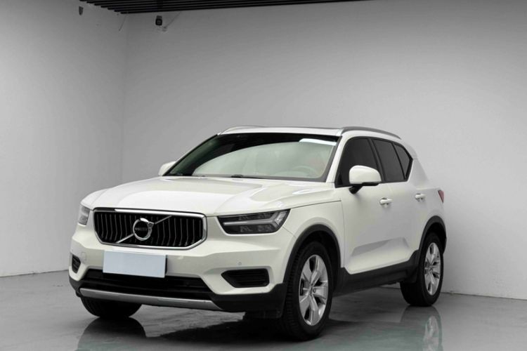 Used Volvo XC40 2019 T4 Four-Wheel Drive Dawn Ice White Guazi used car, China used car export, Used car for sale, Used cars, Cheapest cars for sale