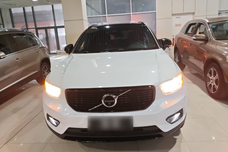 Used Volvo XC40 2019 T5 4x4 Sport Sunset Crystal White Exterior 1