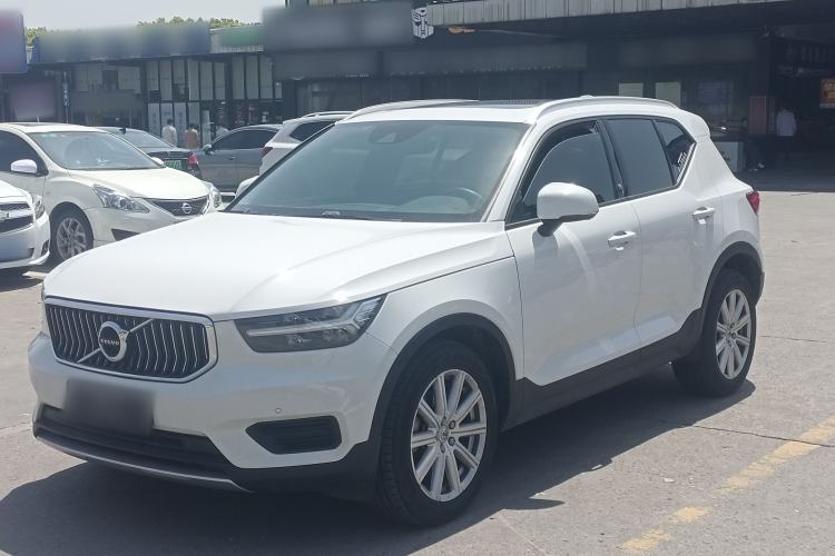 Used Volvo XC40 2019 T4 Four-Wheel Drive Dawn Ice White Exterior 1