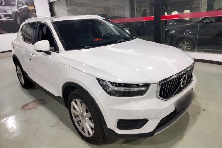 Used Volvo XC40 2019 T4 Four-Wheel Drive Dawn Ice White Exterior 1