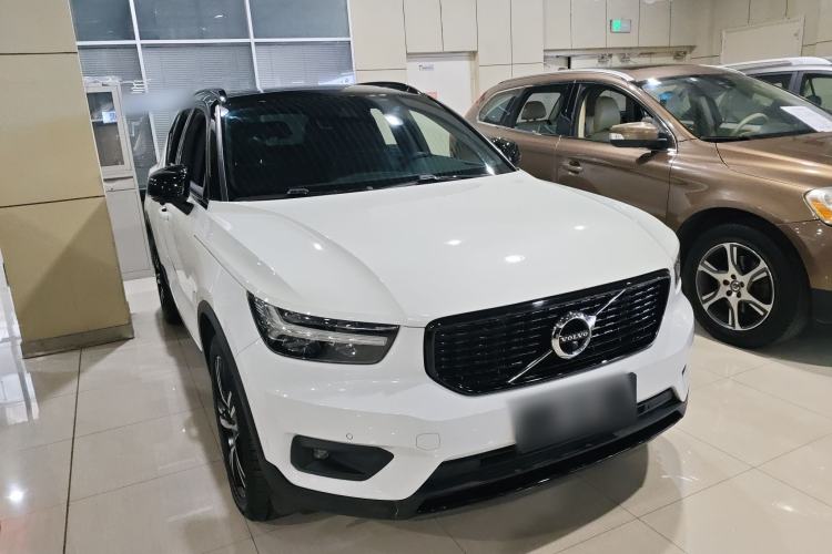 Used Volvo XC40 2019 T5 4x4 Sport Sunset Crystal White Exterior 2