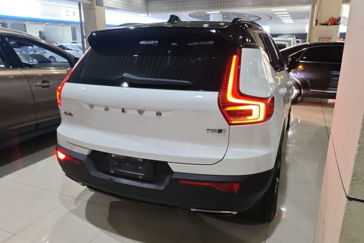 Used Volvo XC40 2019 T5 4x4 Sport Sunset Crystal White Exterior 5