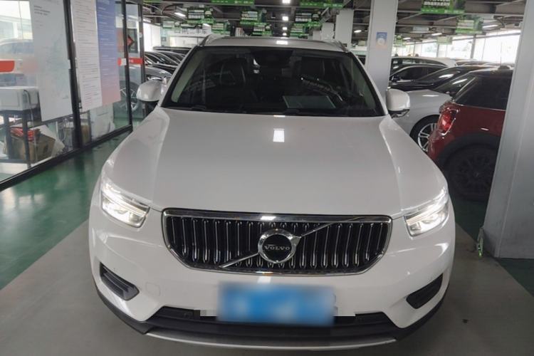 Used Volvo XC40 2019 T4 Four-Wheel Drive Dawn Ice White Front