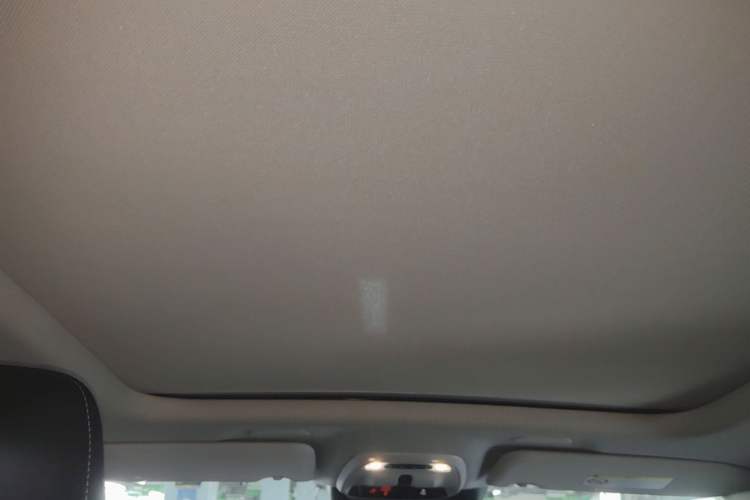 Used Volvo XC40 2019 T4 Four-Wheel Drive Dawn Ice White Headliner