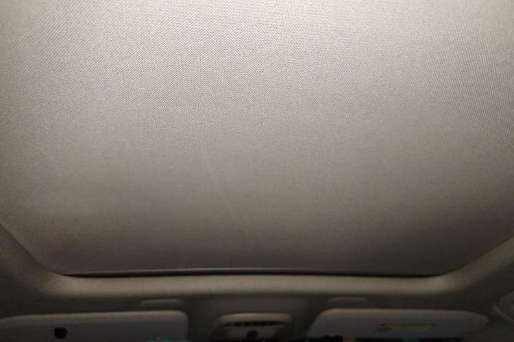 Used Volvo XC40 2019 T4 Four-Wheel Drive Dawn Ice White Headliner