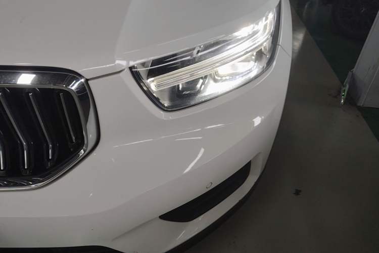 Used Volvo XC40 2019 T4 Four-Wheel Drive Dawn Ice White Left Front Headlight