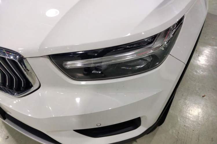 Used Volvo XC40 2019 T4 Four-Wheel Drive Dawn Ice White Left Front Headlight