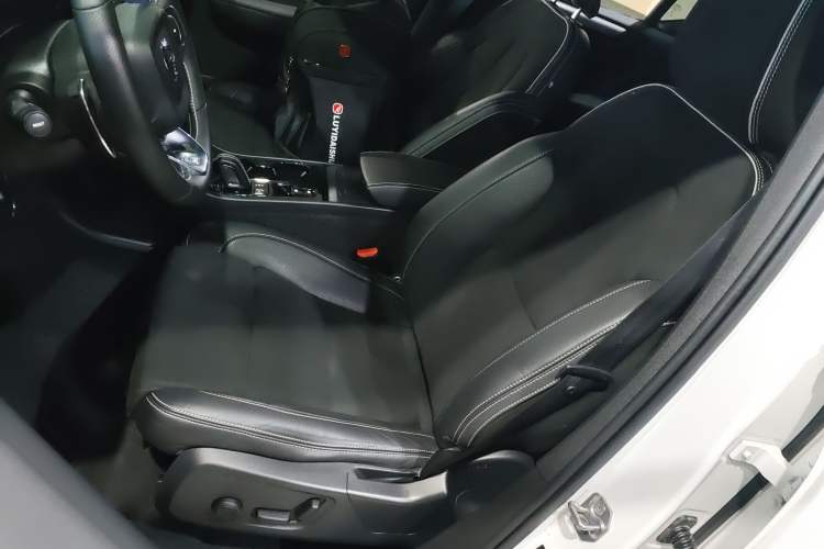 Used Volvo XC40 2019 T5 4x4 Sport Sunset Crystal White Left Front Seat