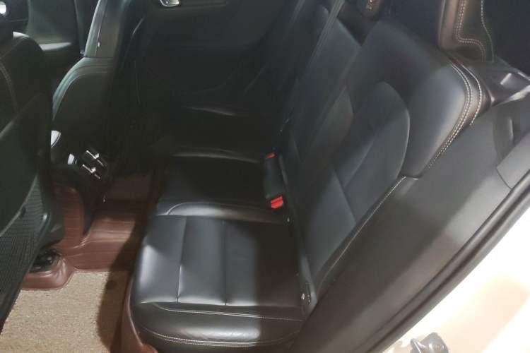 Used Volvo XC40 2019 T4 Four-Wheel Drive Dawn Ice White Left Rear Seat