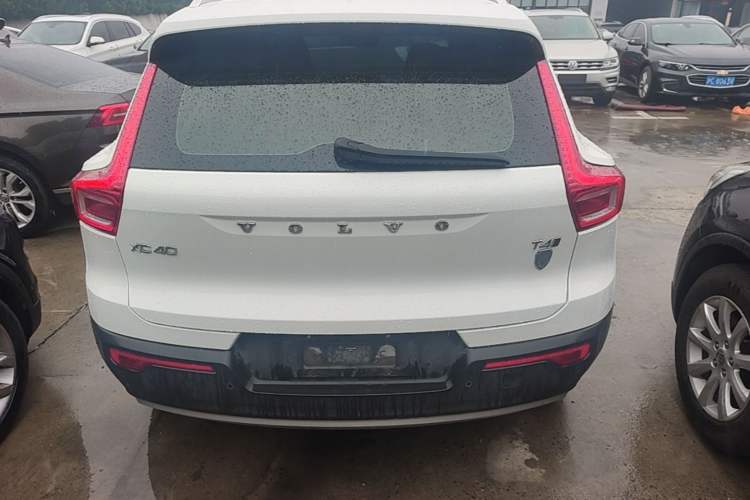 Used Volvo XC40 2019 T4 Four-Wheel Drive Dawn Ice White Rear