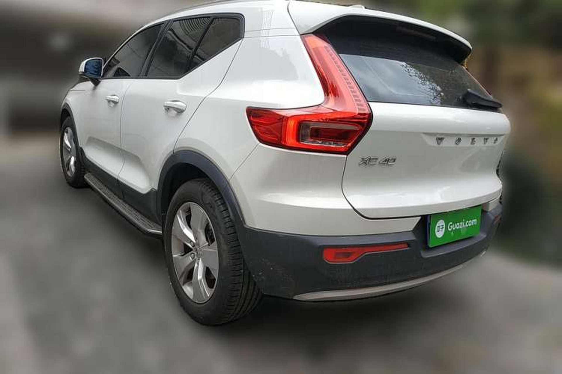 Used Volvo XC40 2019 T4 Four-Wheel Drive Dawn Ice White Rear Left 45 Deg