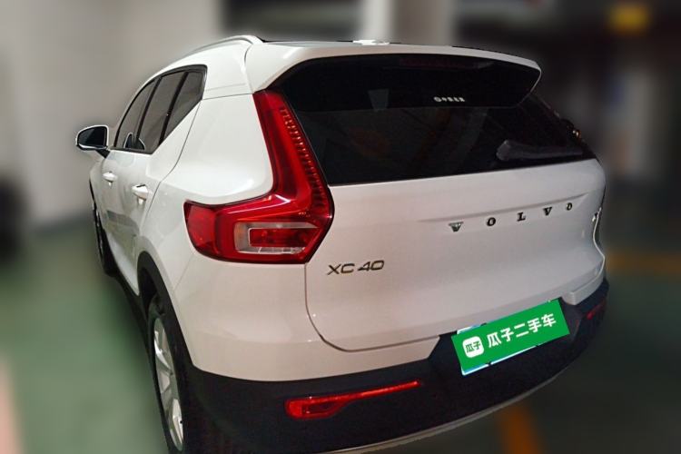 Used Volvo XC40 2019 T4 Four-Wheel Drive Dawn Ice White Rear Left 45 Deg