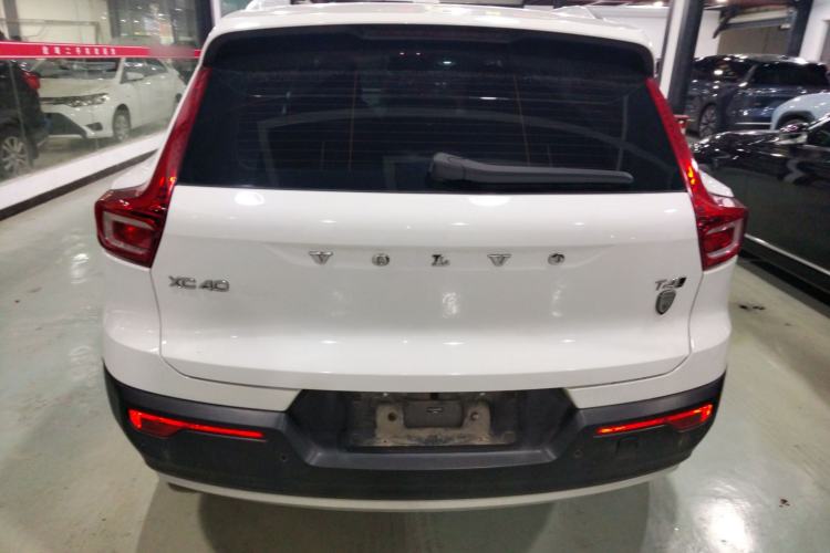 Used Volvo XC40 2019 T4 Four-Wheel Drive Dawn Ice White Rear