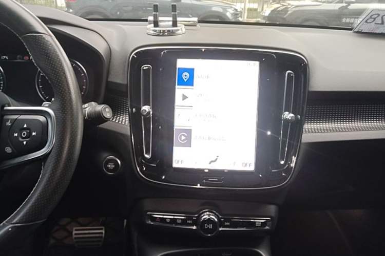 Used Volvo XC40 2020 T4 Four-Wheel Drive Smart & Sporty Edition Audio And AC Panel