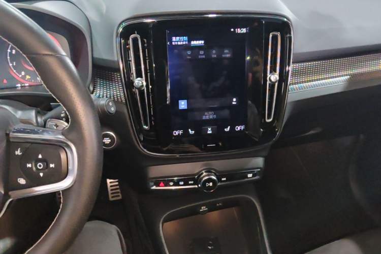 Used Volvo XC40 2020 T4 Four-Wheel Drive Smart & Sporty Edition Audio And AC Panel