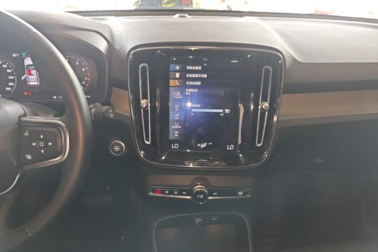 Used Volvo XC40 2020 T3 Zhiyuan Luxury Edition Audio And AC Panel