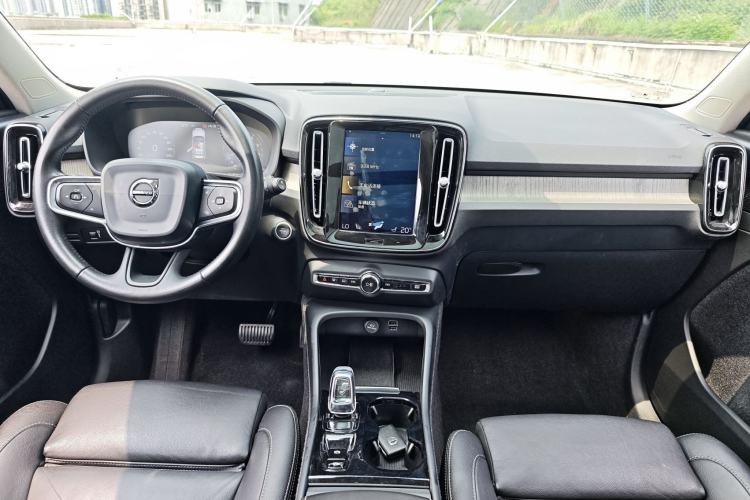 Used Volvo XC40 2020 T4 4x4 Zhiya Luxury Edition Audio And AC Panel