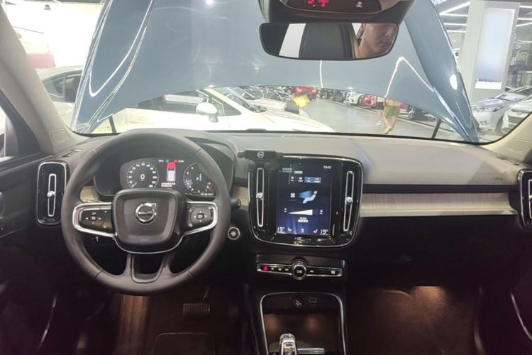 Used Volvo XC40 2020 T4 Four-Wheel Drive Smart Luxury Edition Center Console