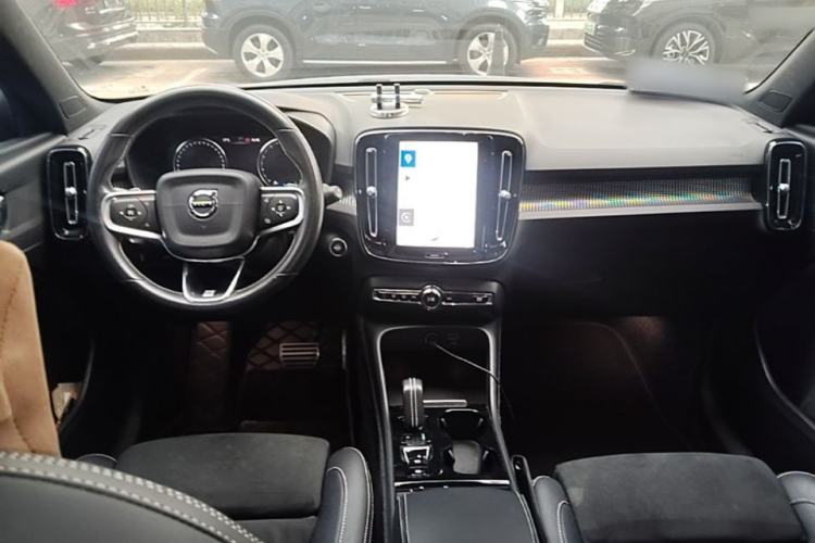 Used Volvo XC40 2020 T4 Four-Wheel Drive Smart & Sporty Edition Center Console