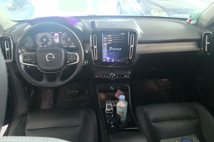 Used Volvo XC40 2020 T4 Four-Wheel Drive Smart Luxury Edition Center Console