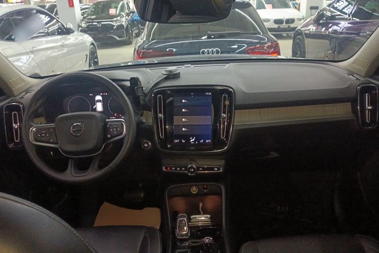 Used Volvo XC40 2020 T4 Four-Wheel Drive Smart Luxury Edition Center Console