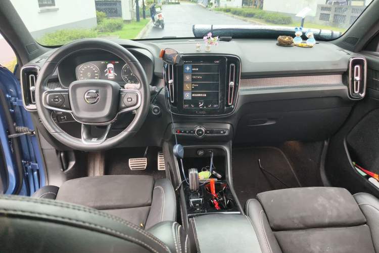 Used Volvo XC40 2020 T5 4x4 Zhiya Sport Edition Center Console