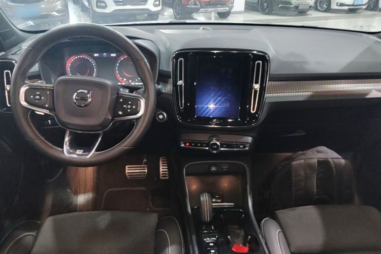 Used Volvo XC40 2020 T4 Four-Wheel Drive Smart & Sporty Edition Center Console