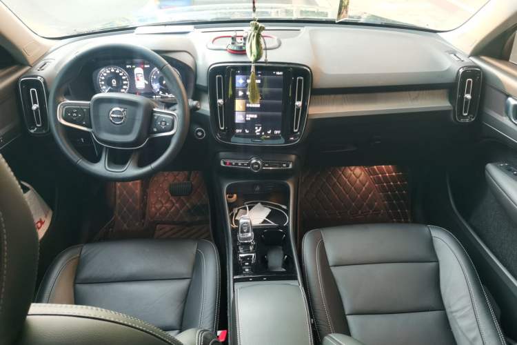 Used Volvo XC40 2020 T4 Four-Wheel Drive Smart Luxury Edition Center Console