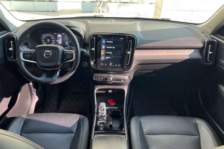 Used Volvo XC40 2020 T4 Four-Wheel Drive Smart Luxury Edition Center Console