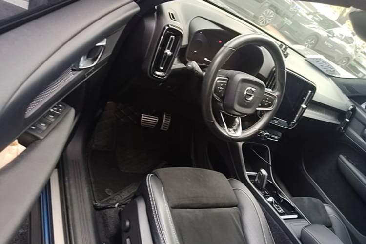 Used Volvo XC40 2020 T4 Four-Wheel Drive Smart & Sporty Edition Driver Seat
