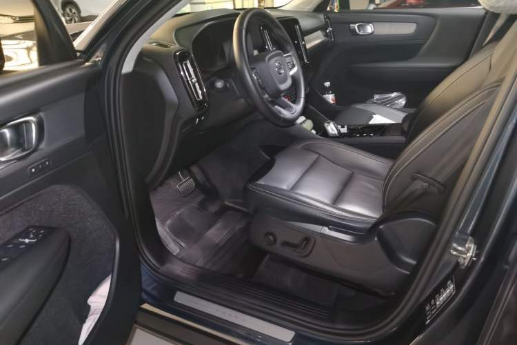 Used Volvo XC40 2020 T4 Four-Wheel Drive Smart & Sporty Edition Driver Seat