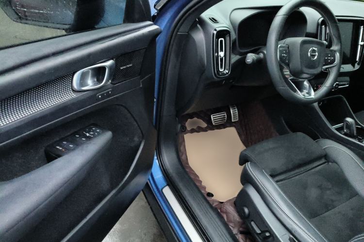 Used Volvo XC40 2020 T4 4x4 Smart Luxury Sport Edition Driver Seat