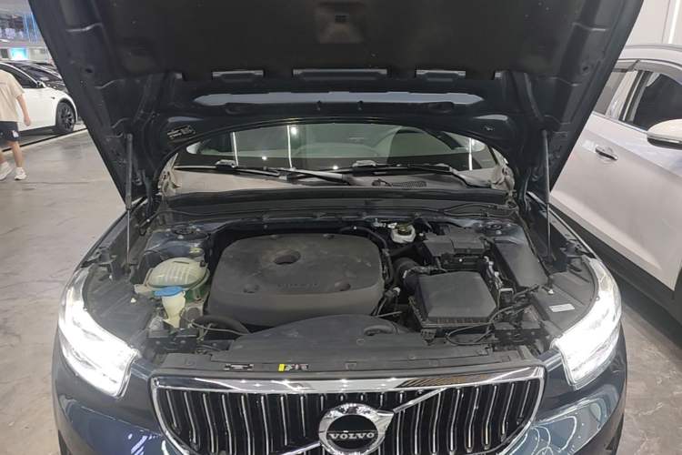 Used Volvo XC40 2020 T4 Four-Wheel Drive Smart Luxury Edition Engine Bay