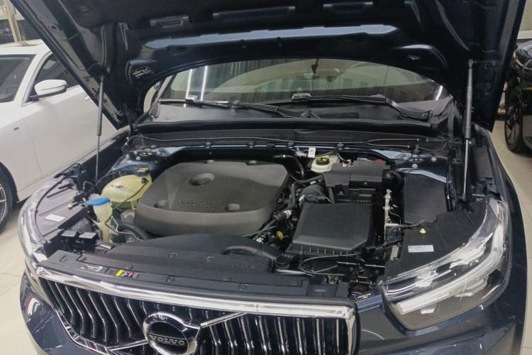 Used Volvo XC40 2020 T4 Four-Wheel Drive Smart Luxury Edition Engine Bay