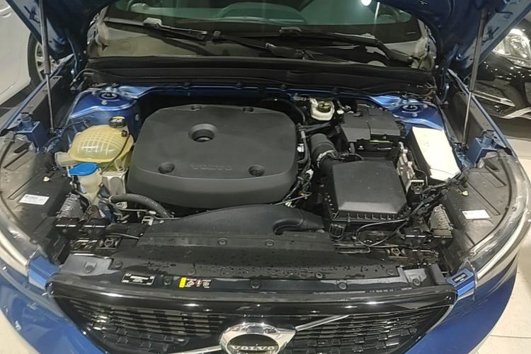 Used Volvo XC40 2020 T4 Four-Wheel Drive Smart & Sporty Edition Engine Bay