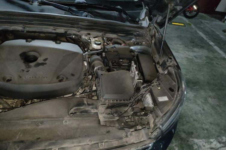 Used Volvo XC40 2020 T4 Four-Wheel Drive Smart Luxury Edition Engine Bay Left