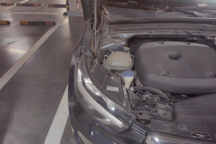 Used Volvo XC40 2020 T4 Four-Wheel Drive Smart Luxury Edition Engine Bay Right