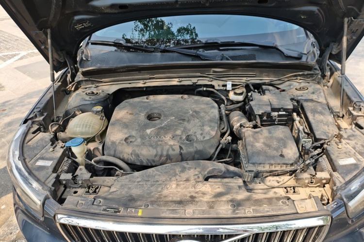 Used Volvo XC40 2020 T4 Four-Wheel Drive Smart Luxury Edition Engine Bay