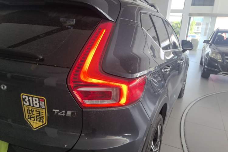 Used Volvo XC40 2020 T4 Four-Wheel Drive Smart Luxury Edition Exterior 3