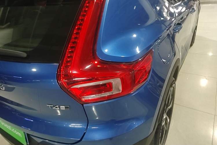 Used Volvo XC40 2020 T4 Four-Wheel Drive Smart & Sporty Edition Exterior 3