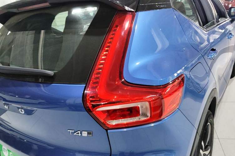 Used Volvo XC40 2020 T4 Four-Wheel Drive Smart & Sporty Edition Exterior 3