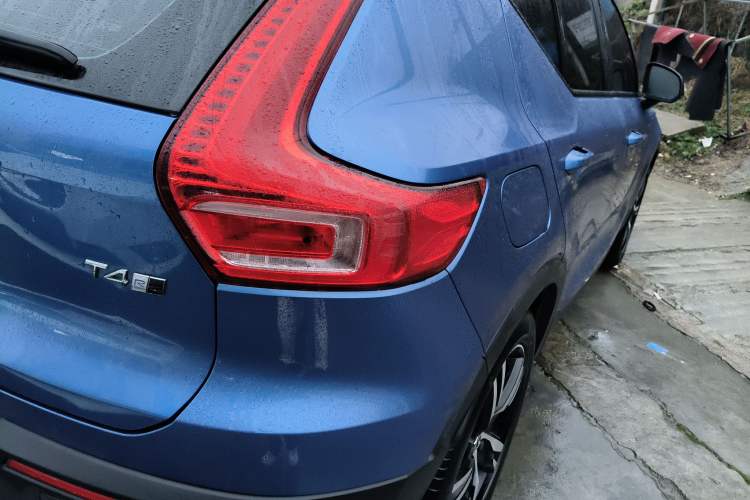 Used Volvo XC40 2020 T4 4x4 Smart Luxury Sport Edition Exterior 3